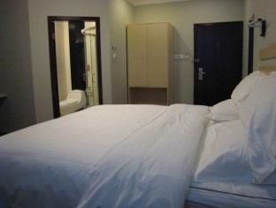 Fairyland Hotel Xiaodong Street Kunming Bagian luar foto